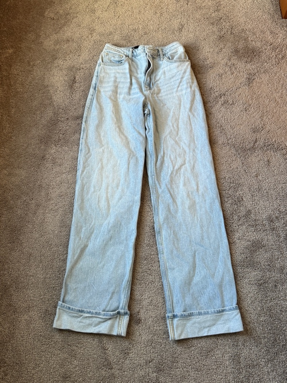 Hollister Ultra High Rise Dad Jeans Light Wash Denim Vintage Style SIZE 0